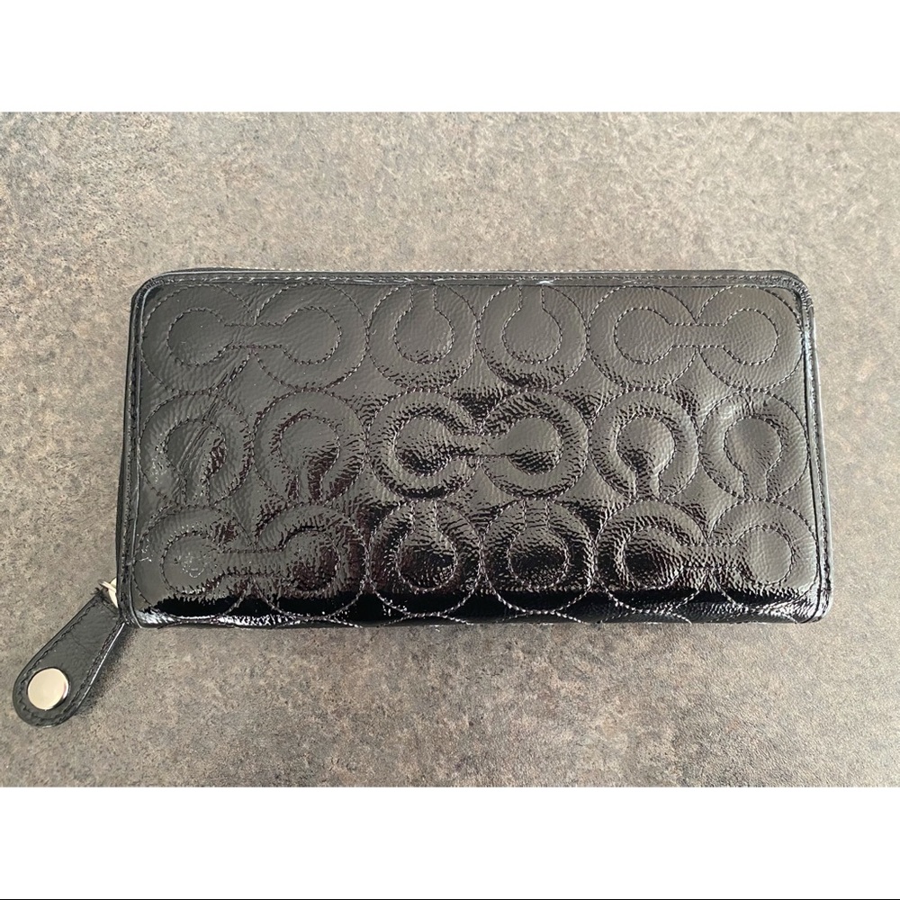Coach Shiny Patent “C” Accordion Wallet Black